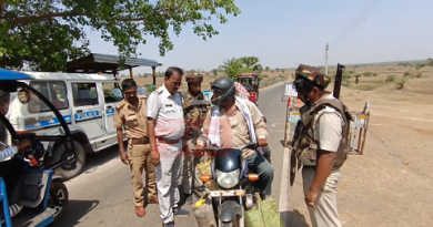 যে কোন ধরনের অপ্রীতিকর ঘটনা এড়াতে রাজনগরের সীমান্তবর্তী এলাকায় পুলিশের নাকা চেকিং